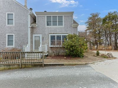 48 Harry Kemp Way Unit 2