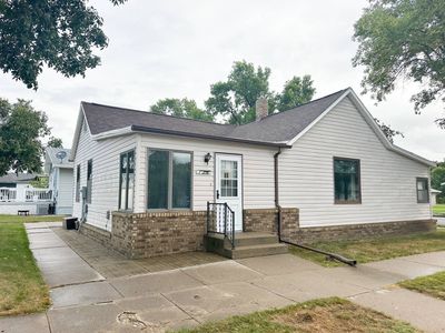 128 E Walnut Ave