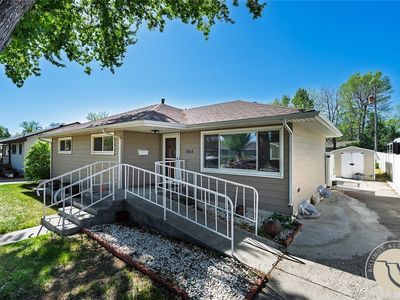 2518 Clark Ave