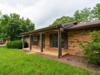 405 Dogleg Dr
