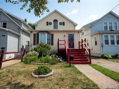 157 Riverdale Ave