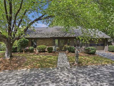 228 Barrington Pl