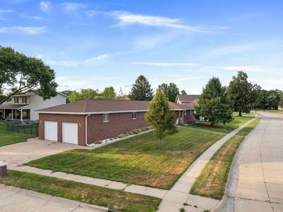 3496 Linden Dr
