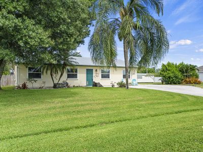 416 SW Bradshaw Circle