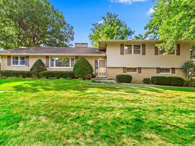 303 Shady Knolls Dr