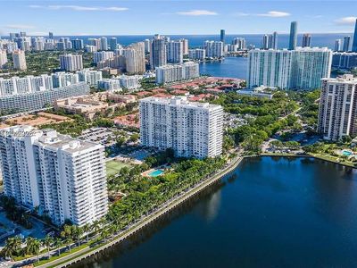 2801 NE 183rd St APT 1016W