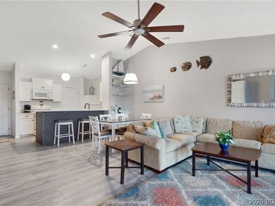 98 Jonathan Dr #4E