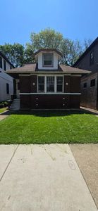 2539 W Winnemac Ave