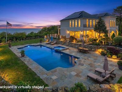 3172 Sound Avenue