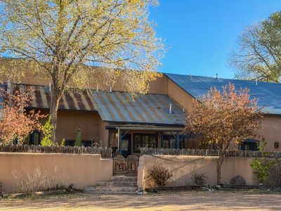 102 Padre Martinez Ln