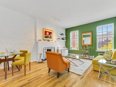 329 W 21st St APT 3F