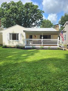 826 N Bentley Ave