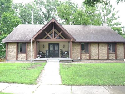 8001 N Lydia Ave