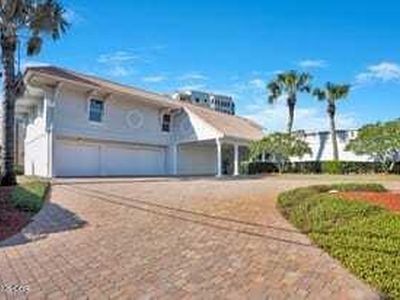 2117 Ocean Dr