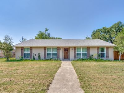 3328 Royal Ln
