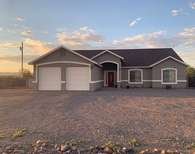 2020 N Calle Mesa Verde