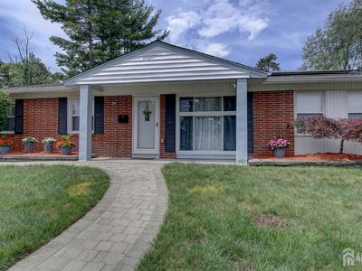 107 Monmouth Rd