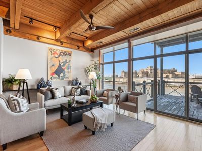 541 East Erie STREET #215