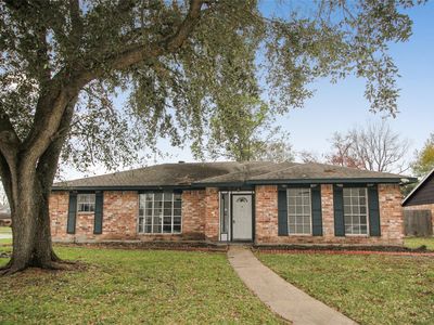 10534 Huntington Wood Dr