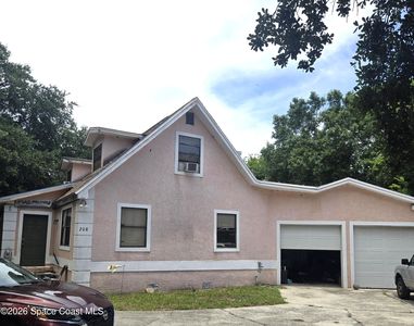 208 Aurora St