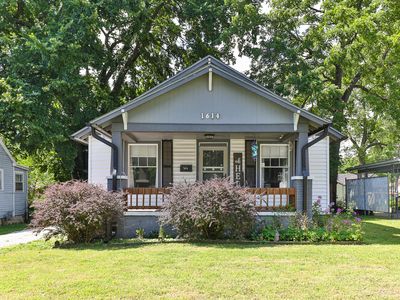 1614 E Commercial Street