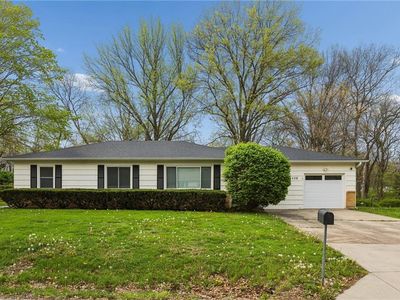 Property at 1308 Middlebrook Dr, Liberty, MO