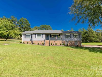 1009 Hollow Rd