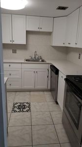 500 Executive Center Dr APT 4E