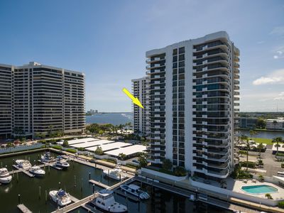 108 Lakeshore Drive #1041
