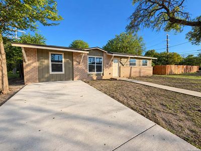 305 W AVIATION BLVD