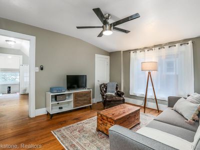 366 W Bennett Ave