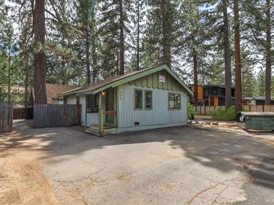 802 Tallac Ave