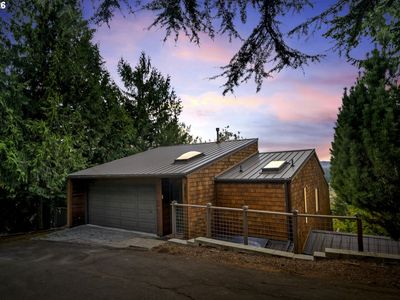 2827 NE Rocky Butte Rd