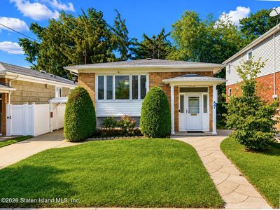 67 Sunnyside Ter