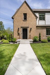 2517 Richards Dr SE