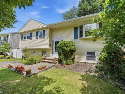 Property at 194 Elmwood Dr, Parsippany, NJ