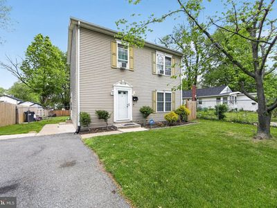 21 Lloyd St