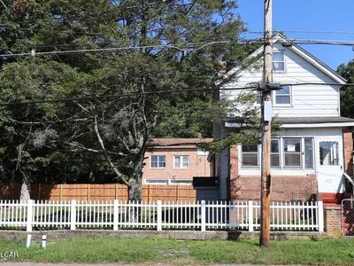 927 Winters Ave