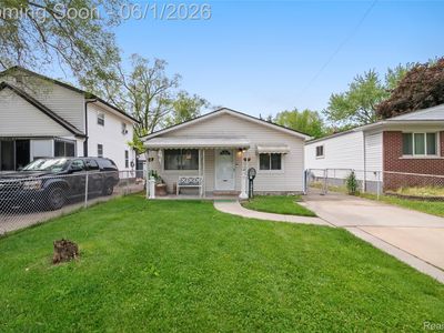 13428 Sarsfield Ave