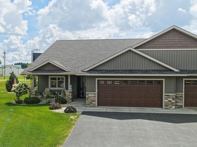 3588 Newcastle Dr