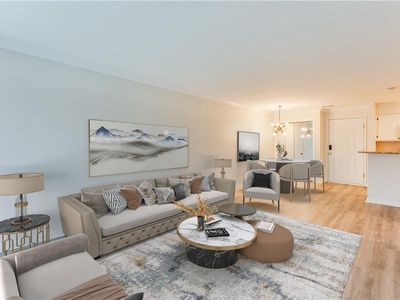 1211 Pine Heights Dr NE