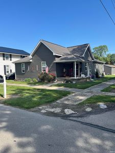 804 W Race St