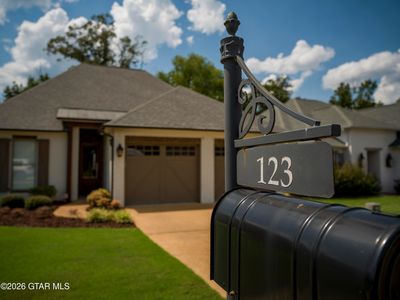 123 McCabe Dr