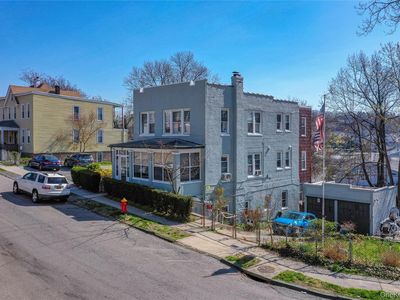 220 Woodland Avenue