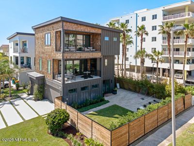 105 N 11TH Avenue