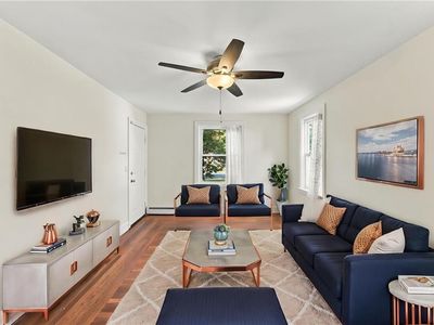 7 North Ave APT 2