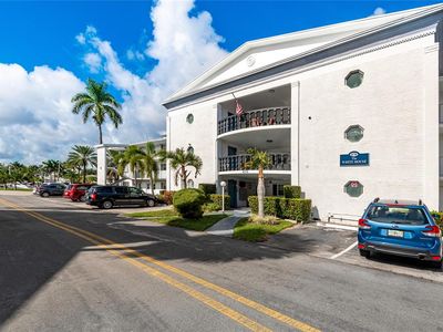 470 Paradise Isle Blvd #204