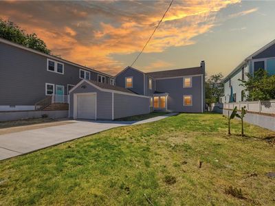 1129 Little Bay Ave