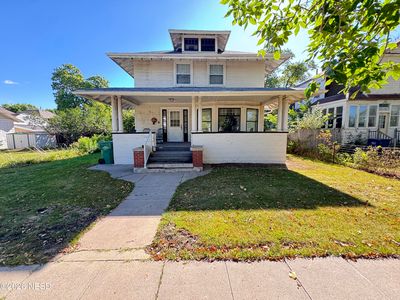 212 4th St SE