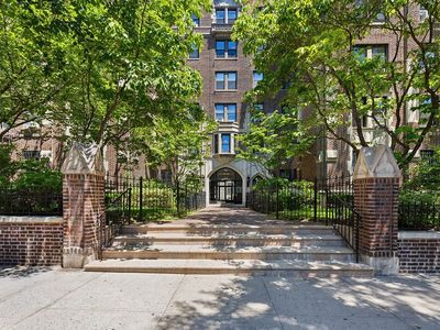 255 Eastern Pkwy APT E12